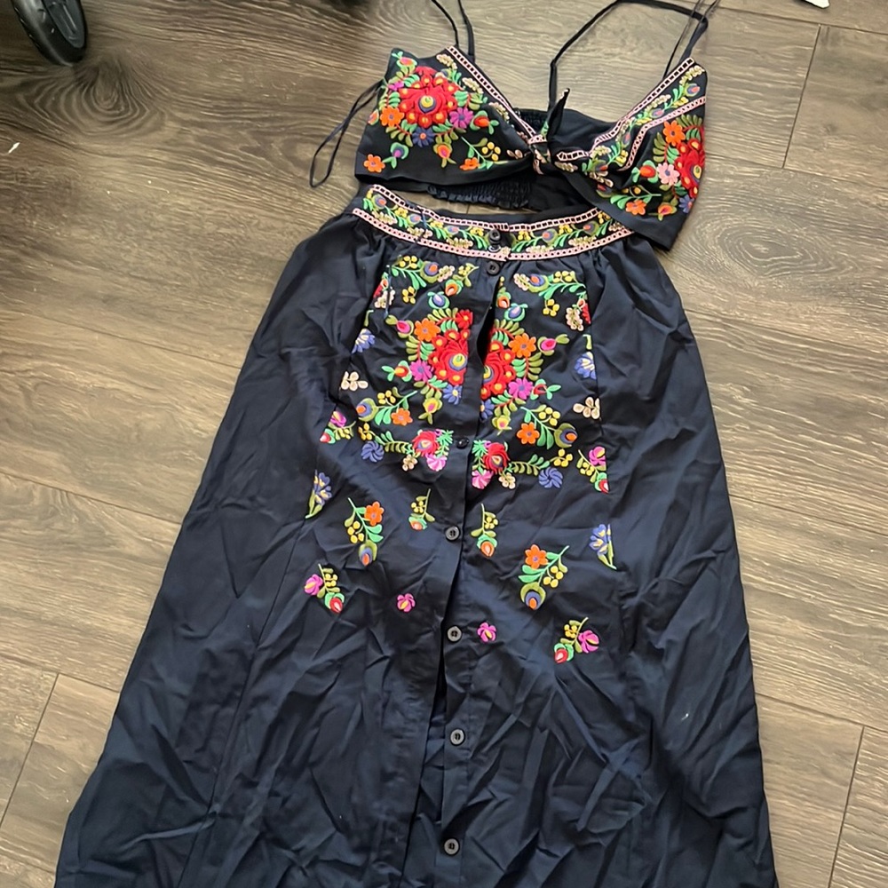 NWOT tags embroidered Mexican style 2 piece dress